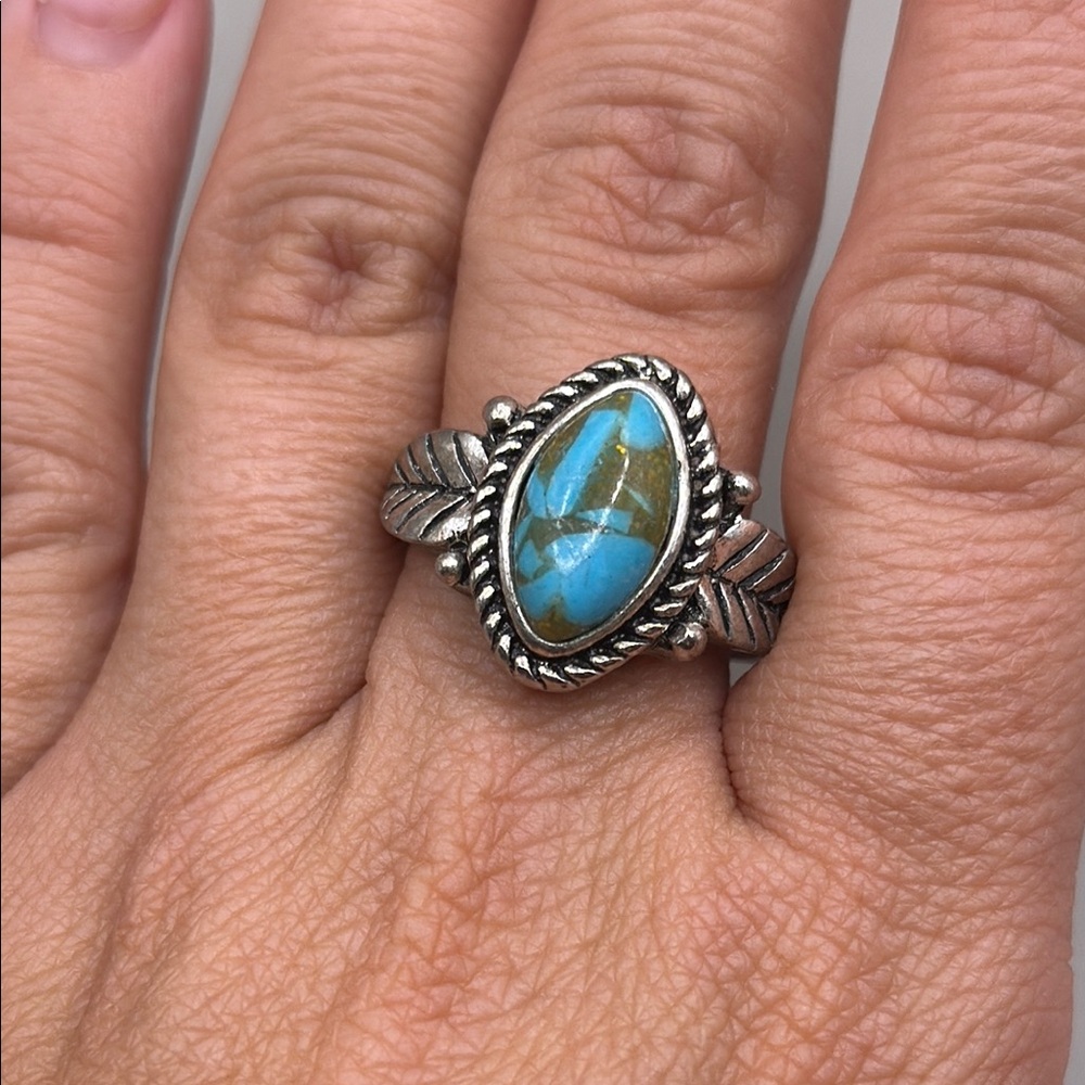 Vintage Southwestern Silver Tone Turquoise Blue Leaf Large Cocktail Ring Size 11